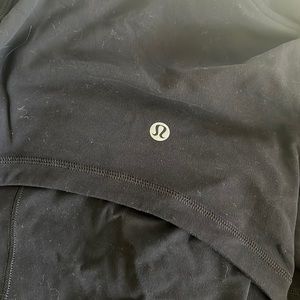 brand new lululemon define jacket!! 10% off right now price is negotiable!